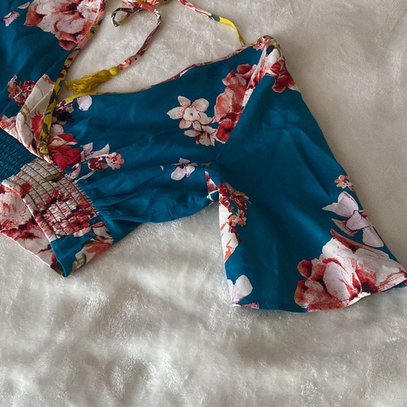 CROP TOP - Picture 2 of 2